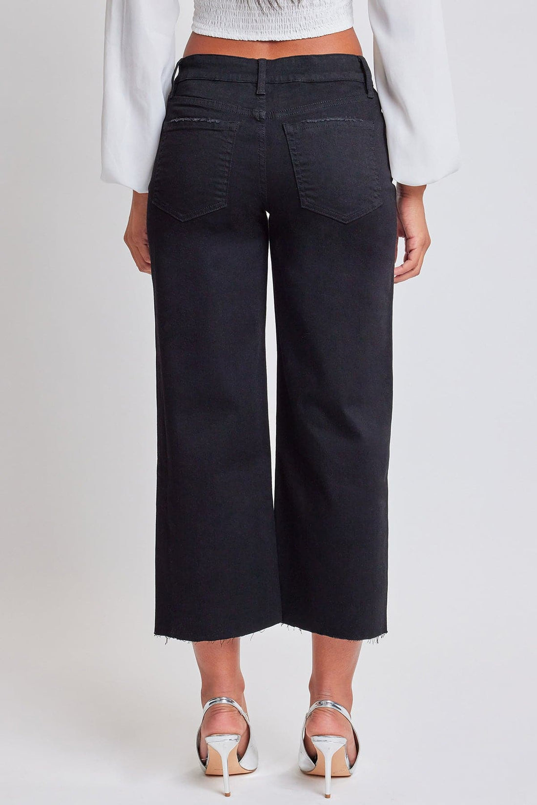 Women's Mid Rise Cropped Wide Leg Jeans