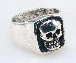 R17 Giant Skull Ring Rings Renegade Classics